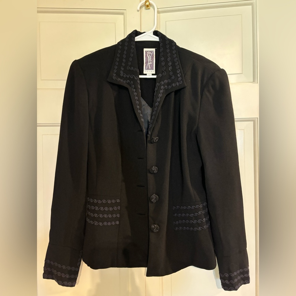 Vintage black Zelda jacket with detailing, size 6
